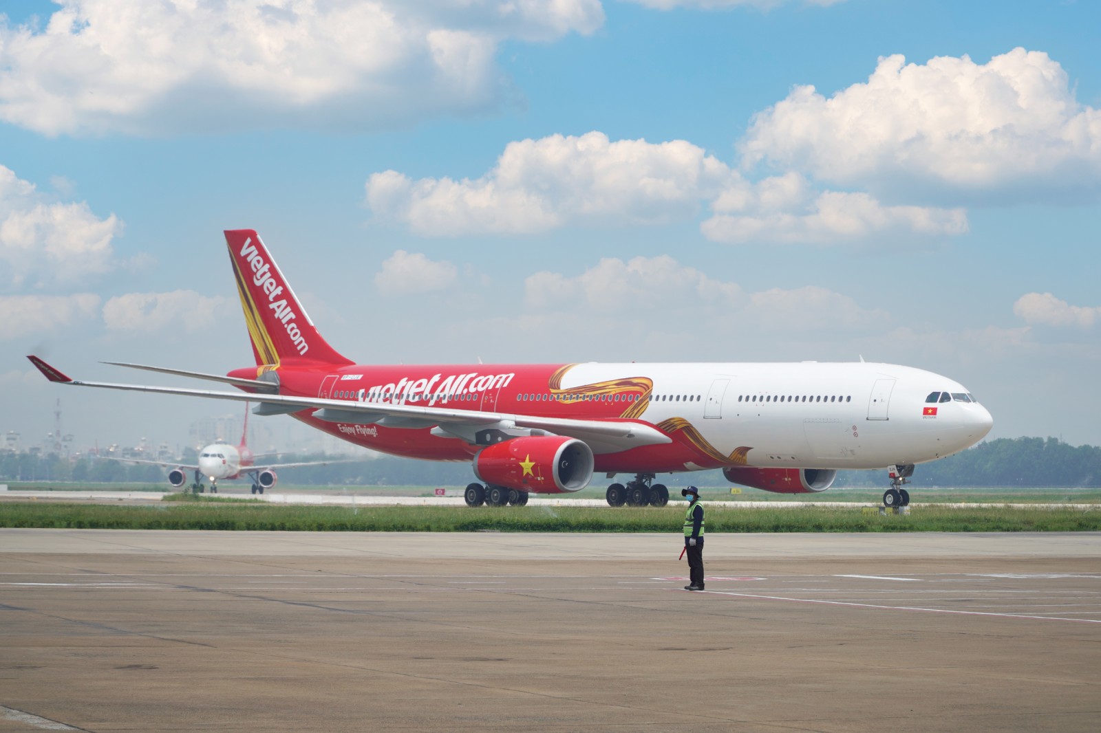 trải nghiệm tô màu máy bay vietjet thú vị.